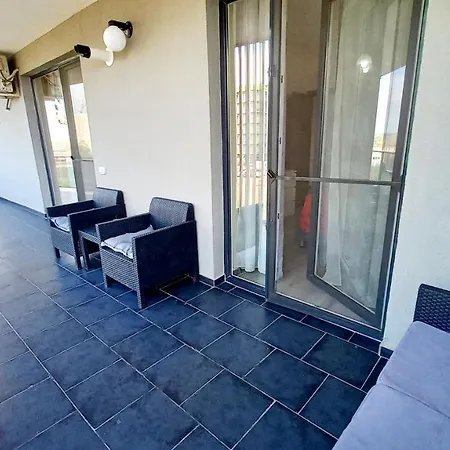 Elenis-apartament Langa Mare *